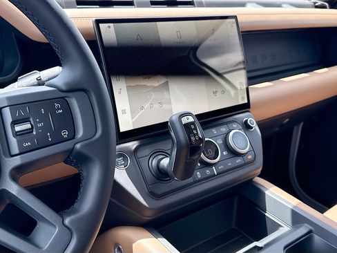 New 2026 Land Rover Defender 110 X-Dynamic SE AWD/4WD image 28