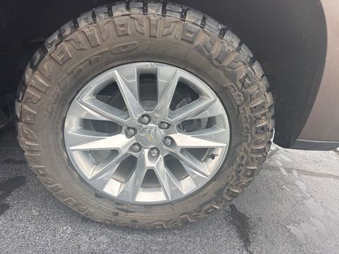 Used 2019 Chevrolet Silverado 1500 LTZ w/ LTZ Premium Package AWD/4WD image 11