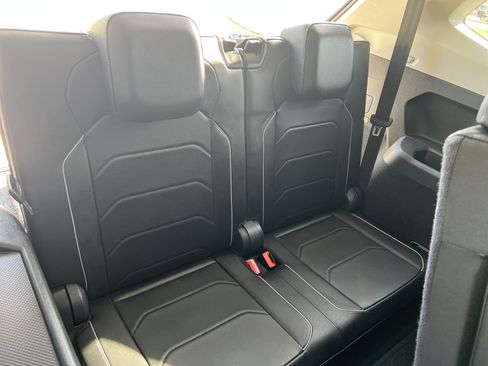 Used 2018 Volkswagen Tiguan SEL Premium AWD/4WD image 30