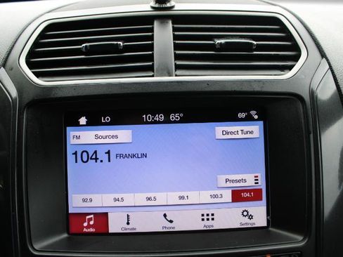 Used 2019 Ford Explorer XLT w/ Equipment Group 201A FWD image 17