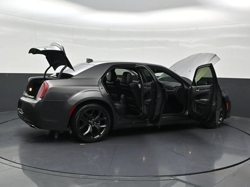 Used 2023 Chrysler 300 S w/ Comfort Group RWD image 33