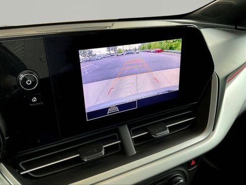 Used 2024 Chevrolet Trax RS FWD image 13