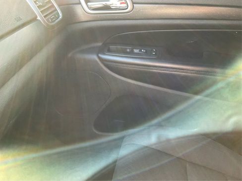 Used 2018 Jeep Grand Cherokee Laredo image 19