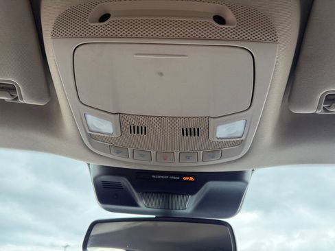 Used 2024 Ford Expedition XLT image 16