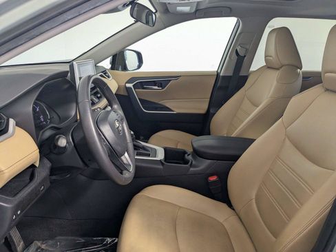 Used 2023 Toyota RAV4 XLE Premium FWD image 11