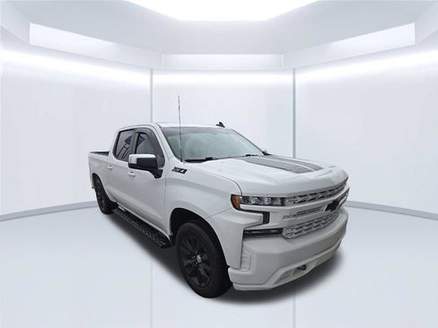 Used 2020 Chevrolet Silverado 1500 LT AWD/4WD image 2