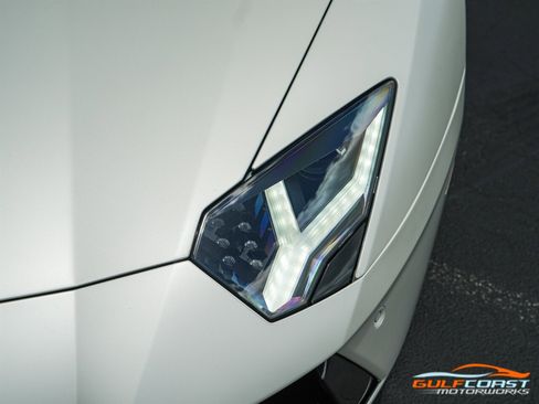 Used 2016 Lamborghini Aventador LP 700-4 image 3