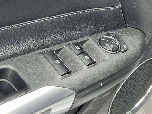 Used 2018 Ford Mustang Premium RWD image 18