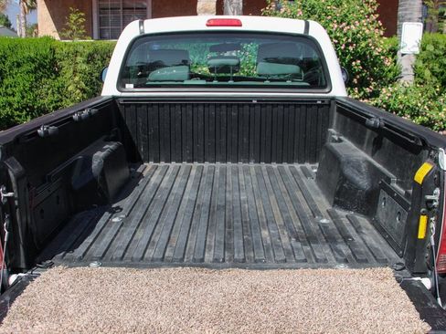 Used 2013 Toyota Tacoma 2WD Regular Cab image 8