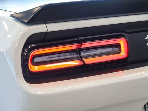 Used 2023 Dodge Challenger SRT Hellcat w/ Driver Convenience Group RWD image 9
