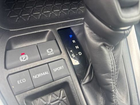 Used 2024 Toyota RAV4 XLE FWD image 15