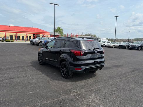 Used 2019 Ford Escape SE image 5