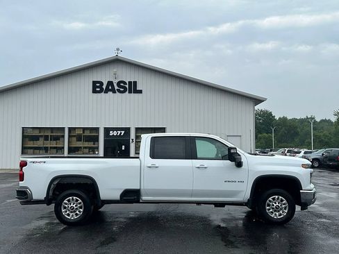 Used 2026 Chevrolet Silverado 2500 LT AWD/4WD image 10