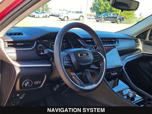 Used 2023 Jeep Grand Cherokee L Limited w/ Black Appearance Package image 13