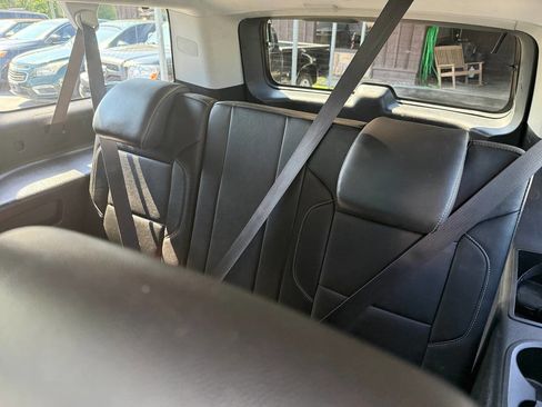 Used 2019 Chevrolet Suburban LT AWD/4WD image 11