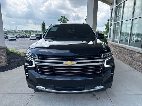 Used 2022 Chevrolet Suburban LT AWD/4WD image 3