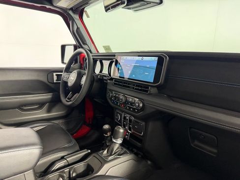 Used 2024 Jeep Wrangler Unlimited Rubicon 4xe AWD/4WD image 34