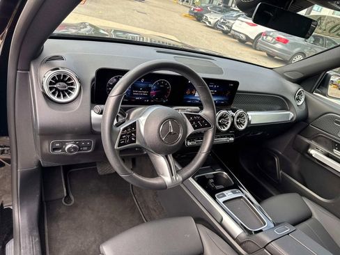 Used 2024 Mercedes-Benz GLB 250 image 17