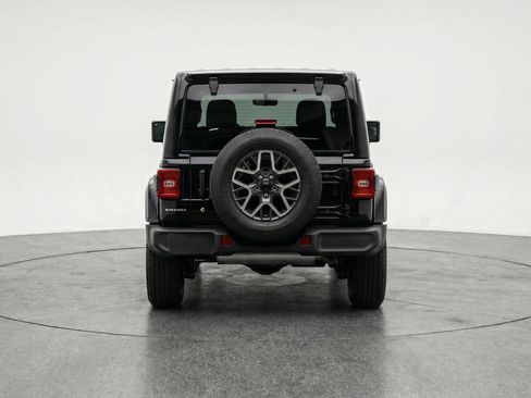 Used 2025 Jeep Wrangler Unlimited Sahara AWD/4WD image 7