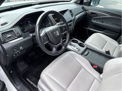 Used 2022 Honda Passport EX-L image 2
