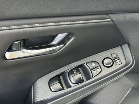 Used 2024 Nissan Sentra SV FWD image 20