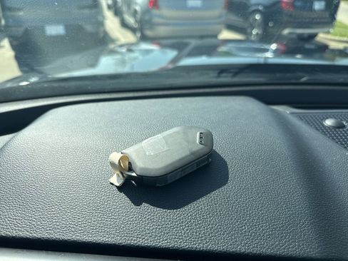 Used 2025 Kia Telluride S image 29