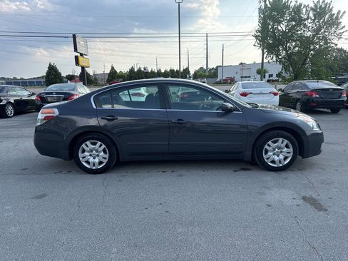 Used 2009 Nissan Altima 2.5 S w/ Emergency Aid Pkg FWD image 4