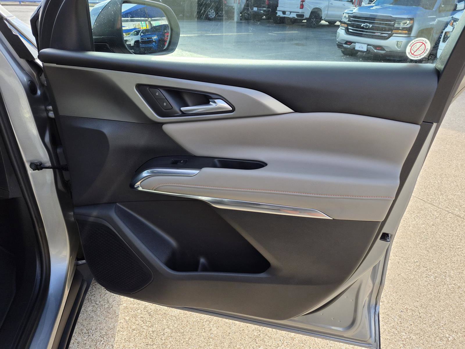 Used 2026 Chevrolet Traverse LT w/ Driver Confidence Package FWD image 10
