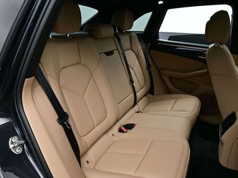 New 2026 Porsche Macan image 17