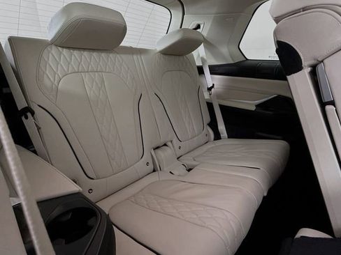 Certified 2024 BMW X7 xDrive40i AWD/4WD image 28