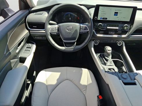 Used 2026 Toyota Grand Highlander AWD image 13