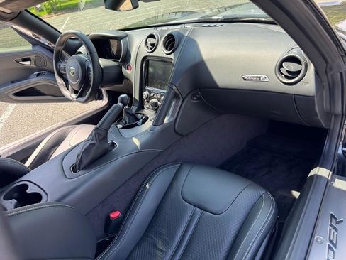 Used 2017 Dodge Viper GTC w/ GTS Interior Package RWD image 27