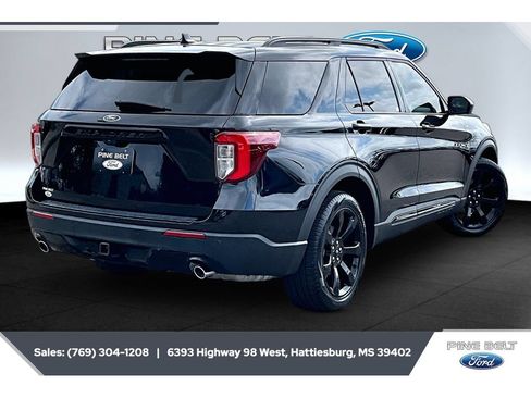 Used 2023 Ford Explorer ST-Line w/ Class IV Trailer Tow Package RWD image 11