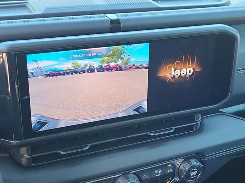 New 2025 Jeep Gladiator High Tide image 14