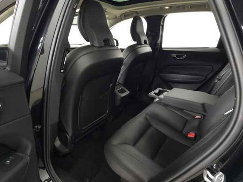 Certified 2025 Volvo XC60 B5 Plus AWD/4WD image 32