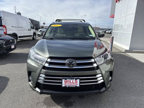 Used 2017 Toyota Highlander Limited Platinum image 5