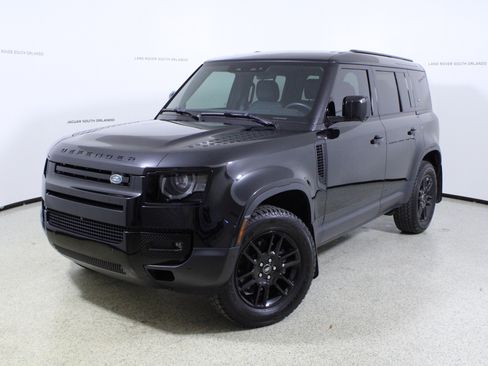 Used 2024 Land Rover Defender 110 S image 1