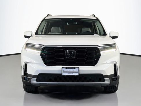 Used 2024 Honda Pilot Touring image 3