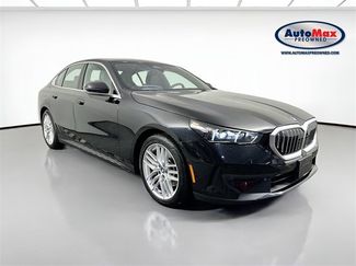 Used 2025 BMW 530i xDrive 530i xDrive w/ Premium Package video 1
