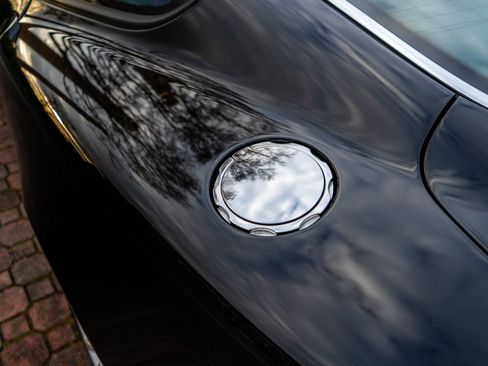 Used 2002 Aston Martin Vanquish RWD image 42