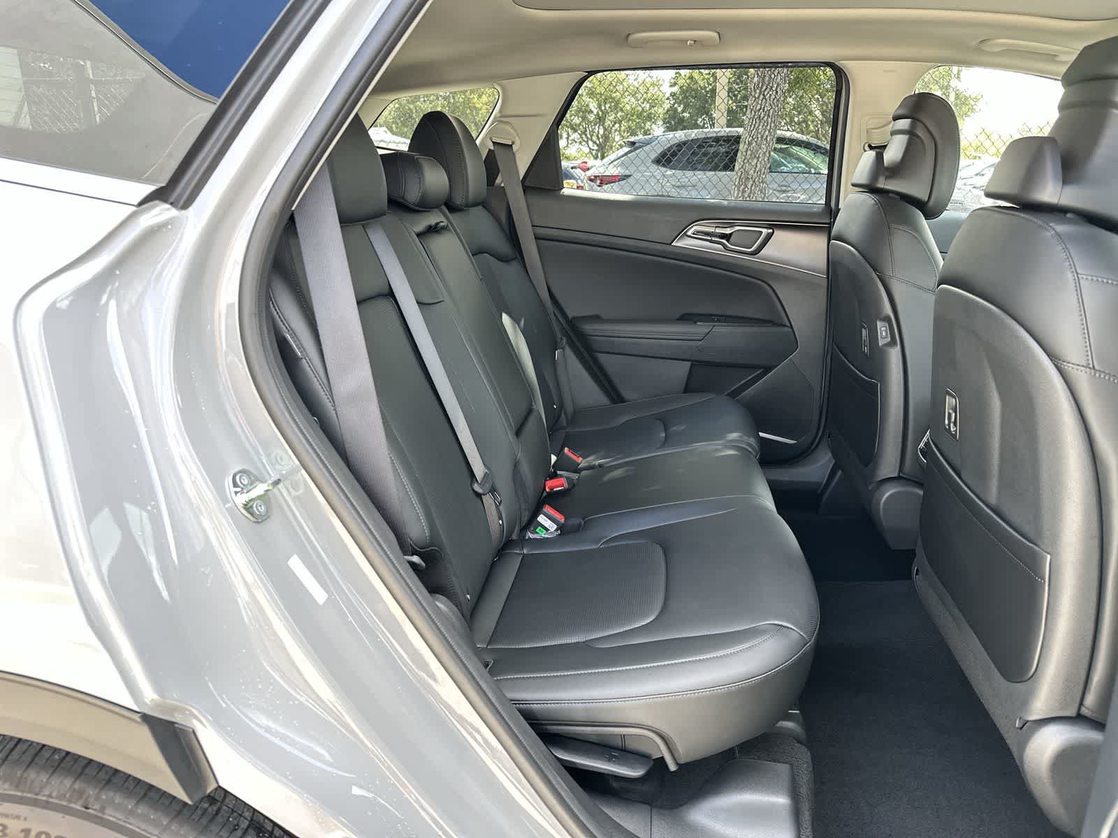 Used 2026 Kia Sportage EX w/ EX Panorama Roof Package FWD image 18