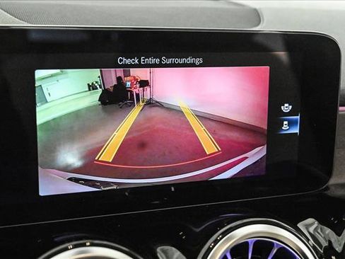 Used 2023 Mercedes-Benz GLB 250 4MATIC image 15