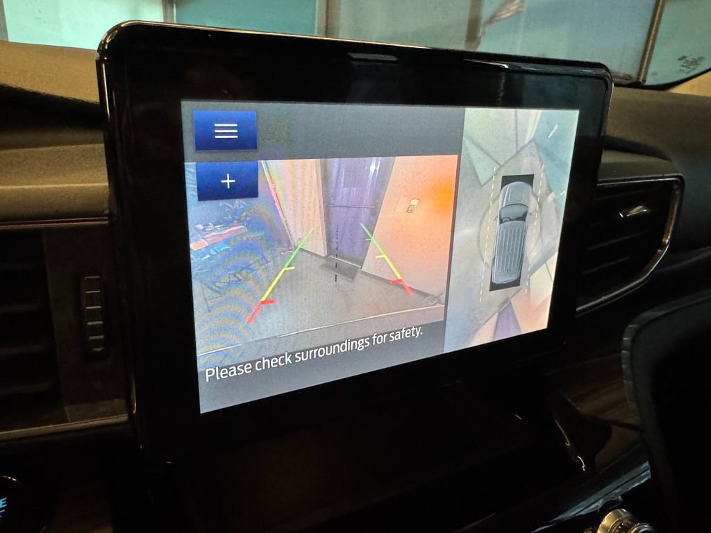 Used 2022 Ford Explorer Limited w/ Equipment Group 301A AWD/4WD image 13