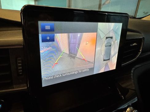 Used 2022 Ford Explorer Limited w/ Equipment Group 301A AWD/4WD image 13
