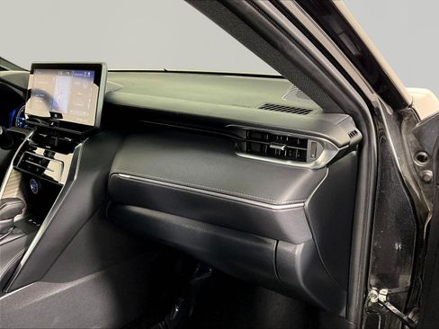 Used 2022 Toyota Venza Limited AWD/4WD image 26