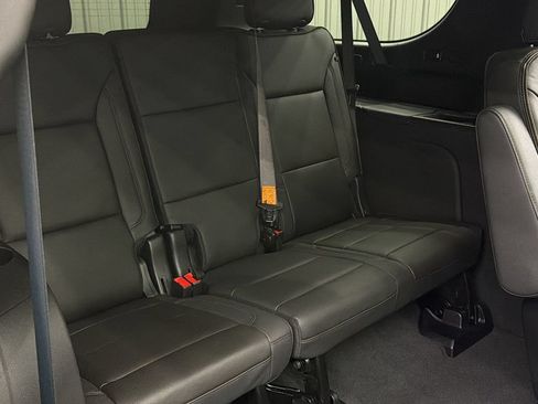 Used 2024 Chevrolet Suburban High Country AWD/4WD image 39