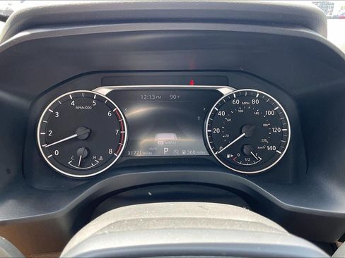 Used 2025 Nissan Rogue SV AWD/4WD image 21
