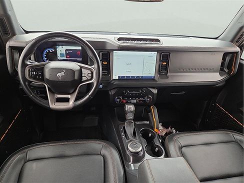 Used 2024 Ford Bronco Badlands image 9