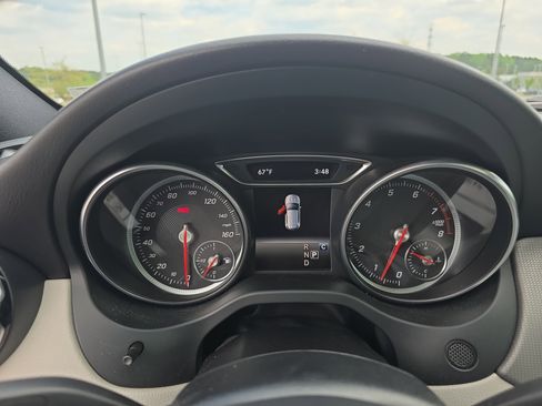 Used 2020 Mercedes-Benz GLA 250 4MATIC w/ Premium Package image 18