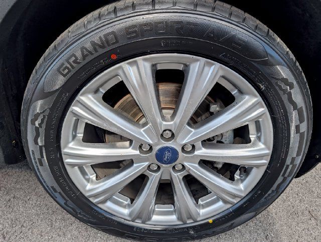 Used 2018 Ford Escape Titanium AWD/4WD image 9